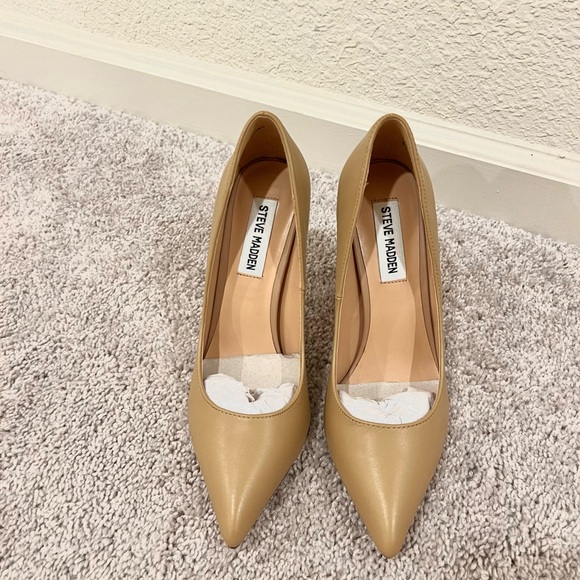Steve Madden Shoes - Steve Madden Nude Pumps Heels